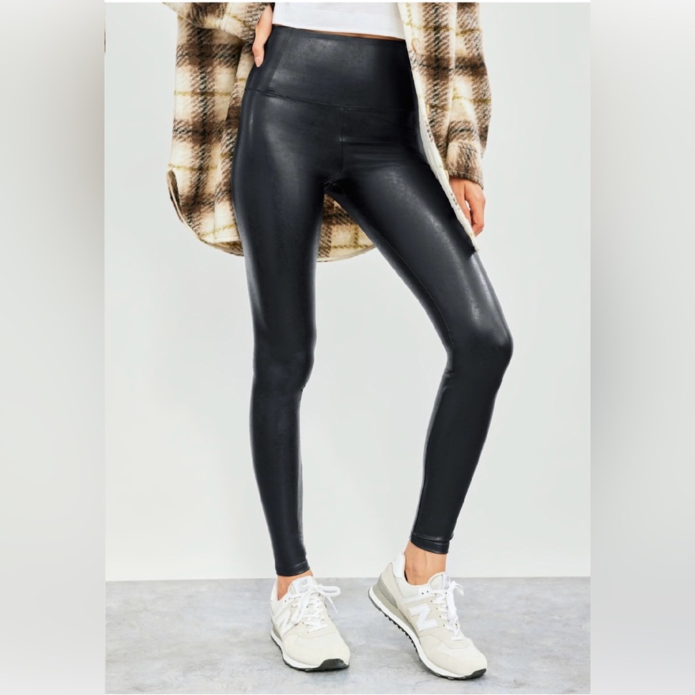 Aritzia Wilfred Free Black Vegan Leather Leggings Black, S